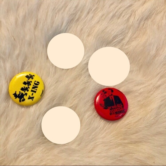 Scamp Pin + One Button - Picture 4 of 4